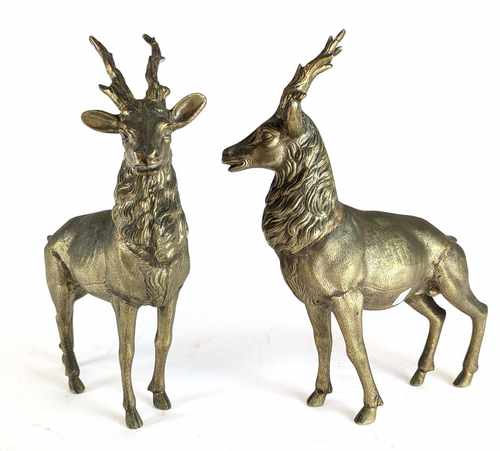 PAIRE DE CERFS debout en bronze.